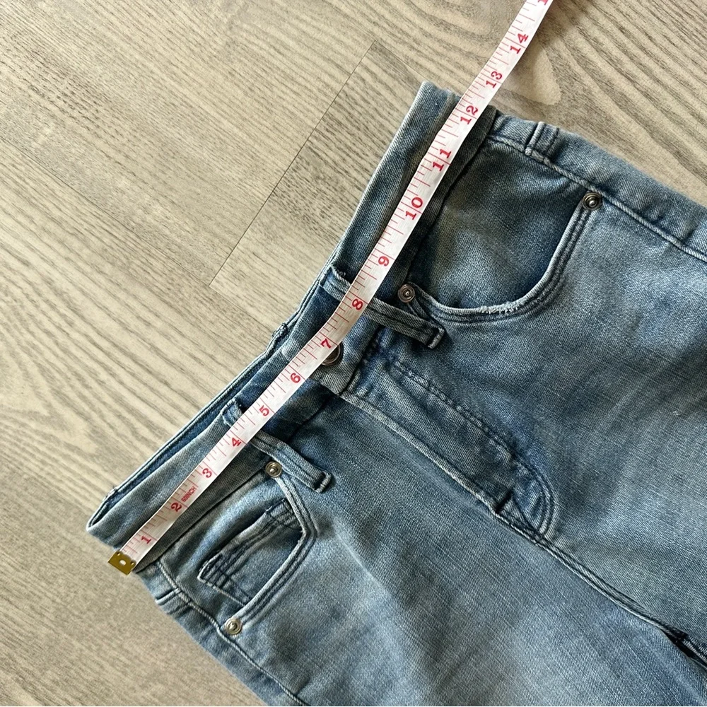 Good American Distressed Good Flare Jeans 0/25 - Picture 9 of 11